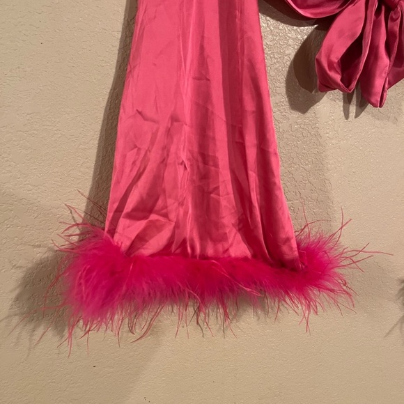 New Whitefox hot pink satin feather sleeve top size L - Picture 4 of 6